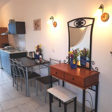 'lindian Myth' Sea View Apart-hotel