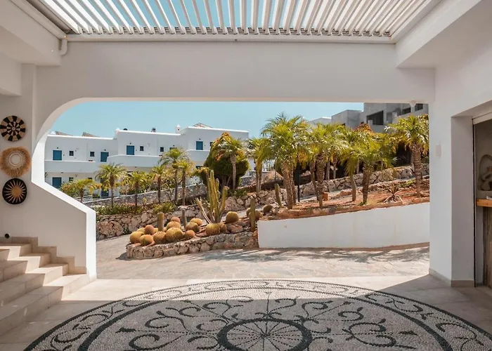 'lindian Myth' Sea View